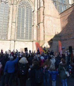 Kerkbalans kijken naar fotograaf s