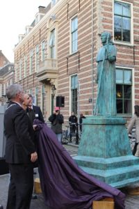 03-onthulling-beeld-paus-adrianus-vi-img_0633