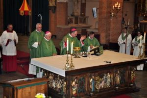 pontificale-eucharistie