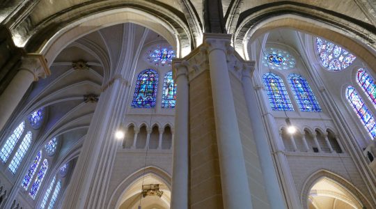 Bedevaart: pelgrims naar kathedraal van Chartres